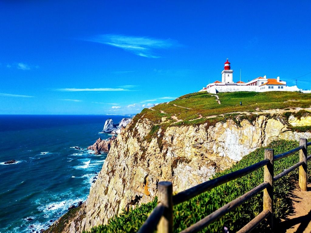 Cabo da Roca in Portugal, der westlichste Punkt Europas mit atemberaubenden Klippen und Leuchtturm.