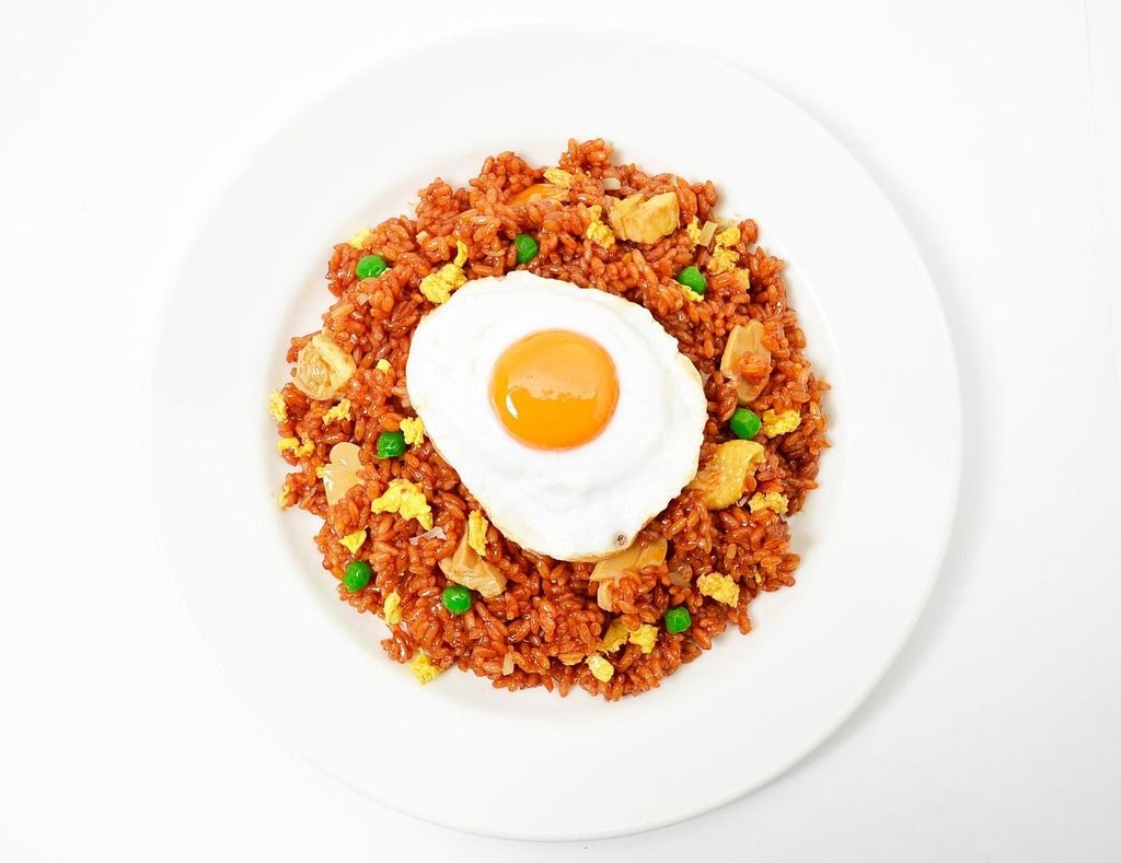 Indonesisches essen: nasi goreng